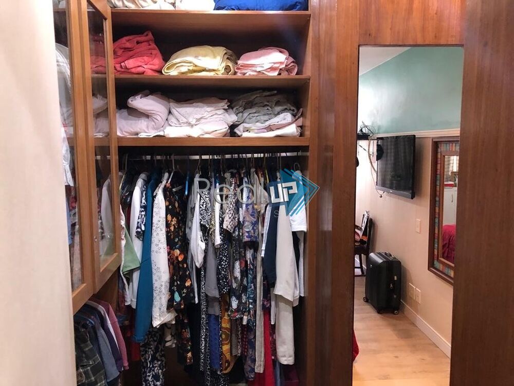 Apartamento à venda com 4 quartos, 228m² - Foto 4