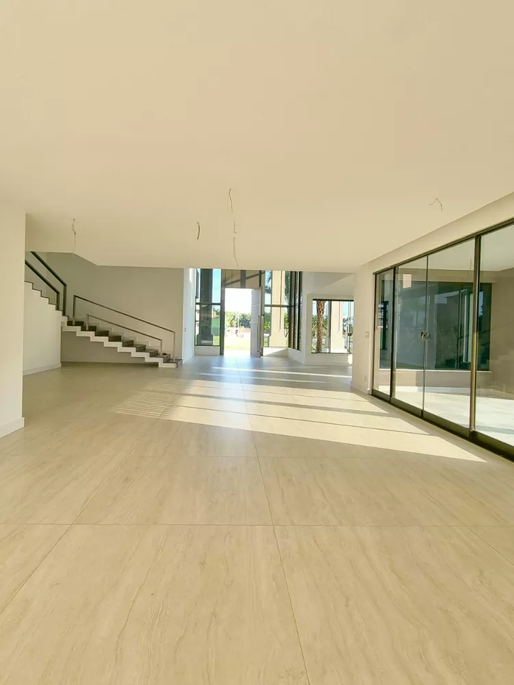 Casa à venda com 5 quartos, 622m² - Foto 4