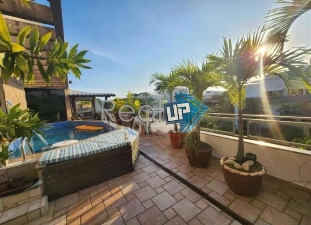 Cobertura, 3 quartos, 303 m² - Foto 1