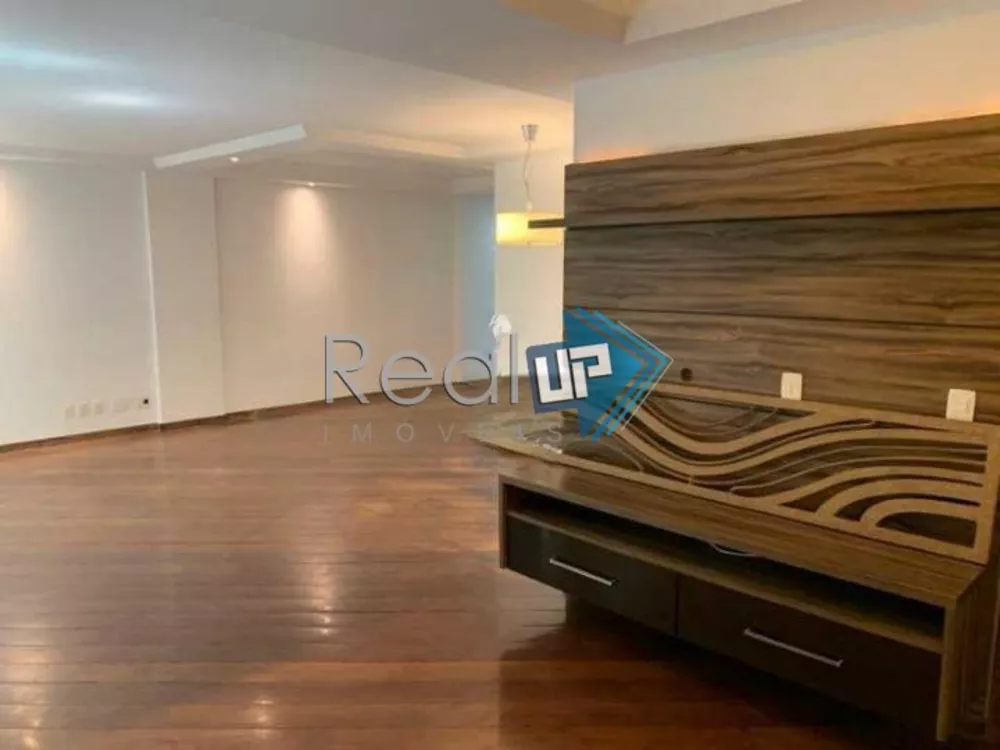 Apartamento à venda com 3 quartos, 156m² - Foto 2