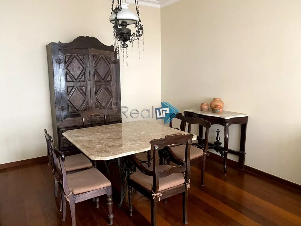 Apartamento à venda com 3 quartos, 137m² - Foto 2