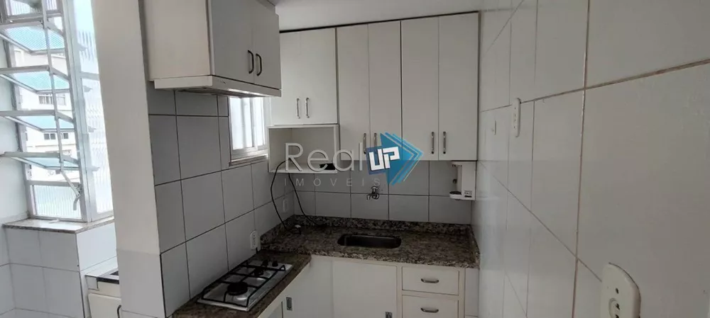 Apartamento à venda com 2 quartos, 64m² - Foto 11