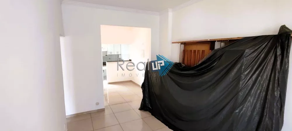 Apartamento à venda com 2 quartos, 64m² - Foto 4