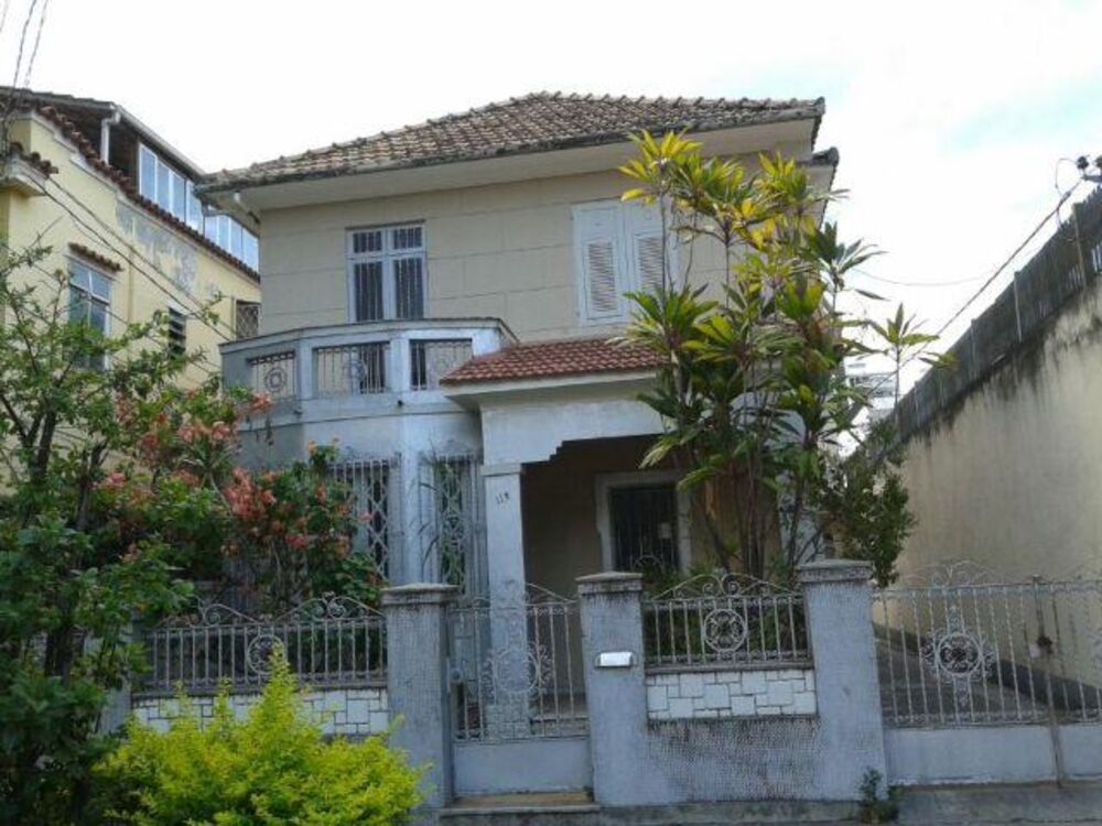 Casa à venda com 4 quartos, 200m² - Foto 2