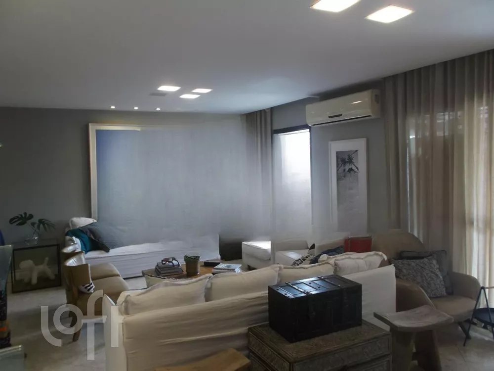 Apartamento à venda com 4 quartos, 181m² - Foto 1