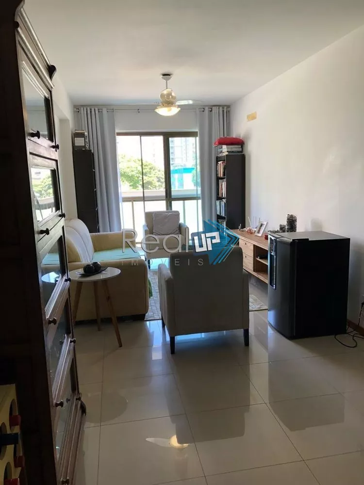 Apartamento à venda com 3 quartos, 96m² - Foto 3