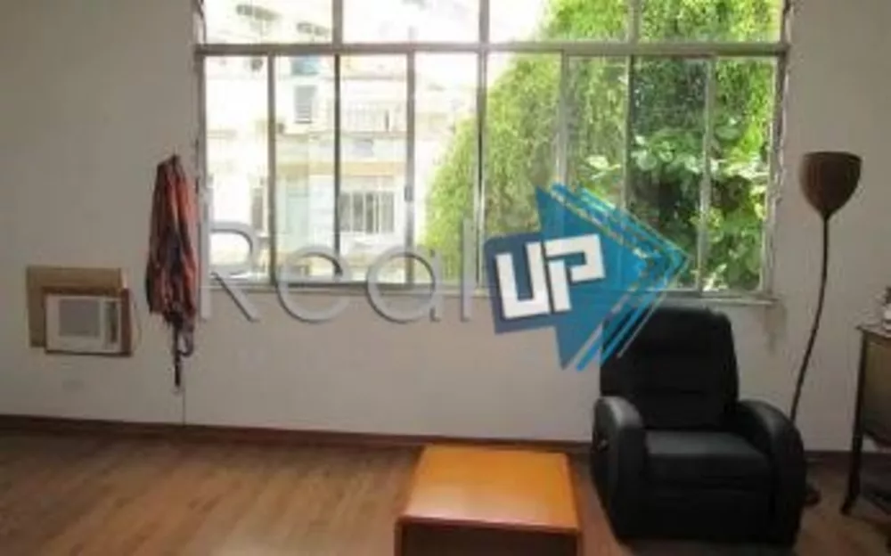 Apartamento à venda com 3 quartos, 123m² - Foto 2