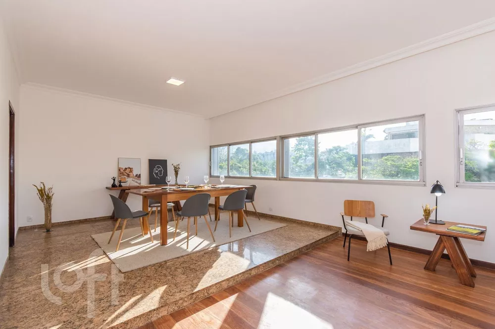 Apartamento à venda com 4 quartos, 155m² - Foto 1