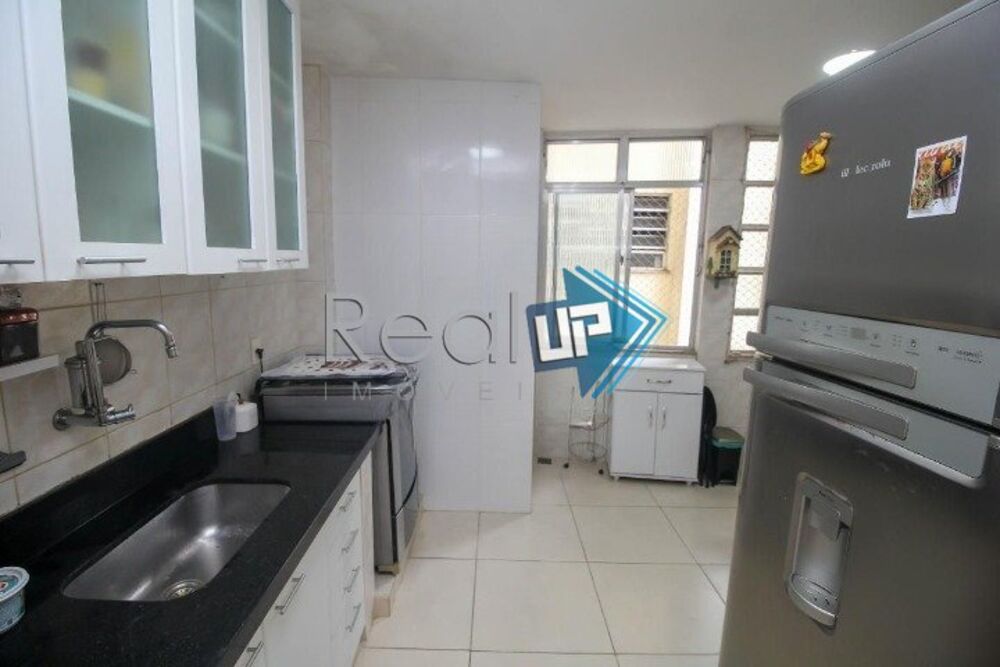 Apartamento à venda com 2 quartos, 70m² - Foto 3