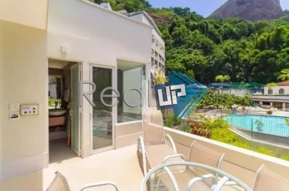 Cobertura, 3 quartos, 225 m² - Foto 2