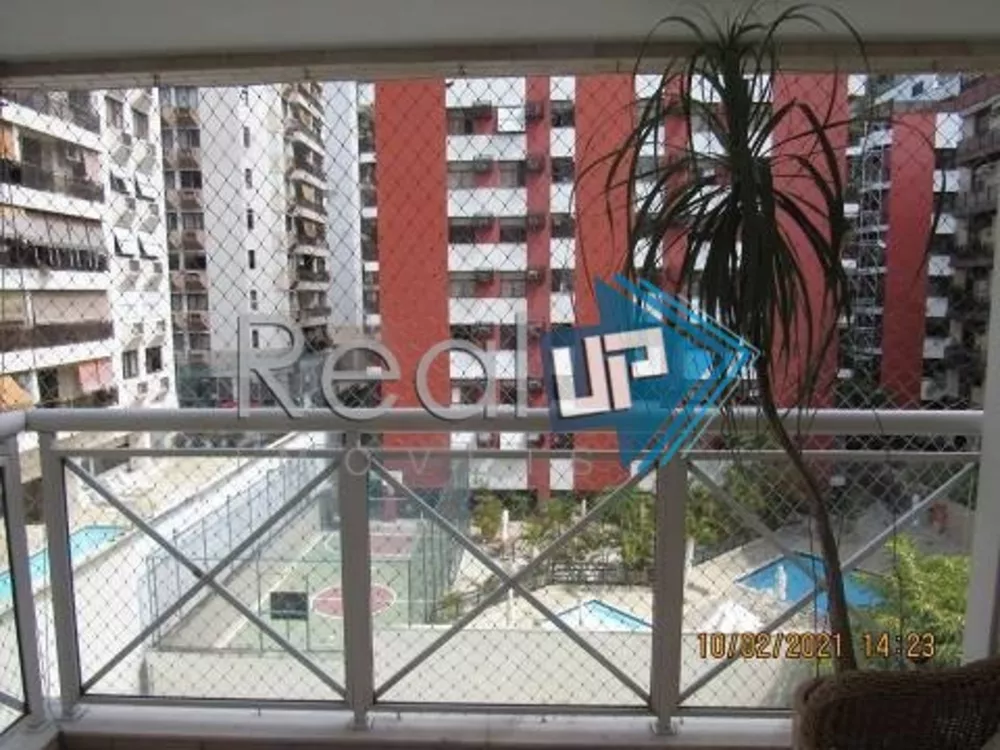 Apartamento à venda com 2 quartos, 75m² - Foto 4