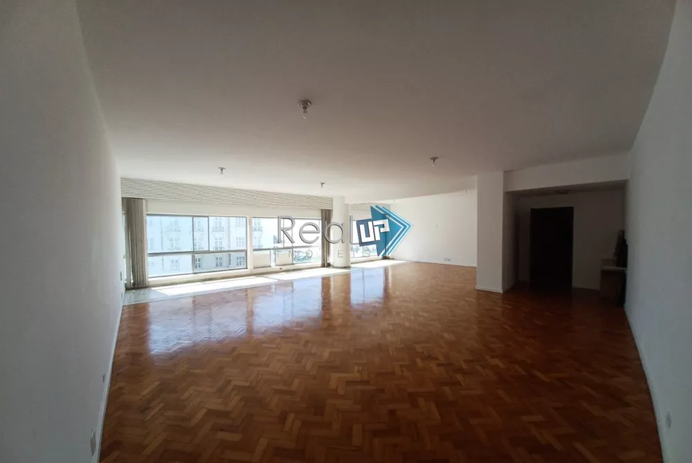 Apartamento à venda com 3 quartos, 300m² - Foto 1