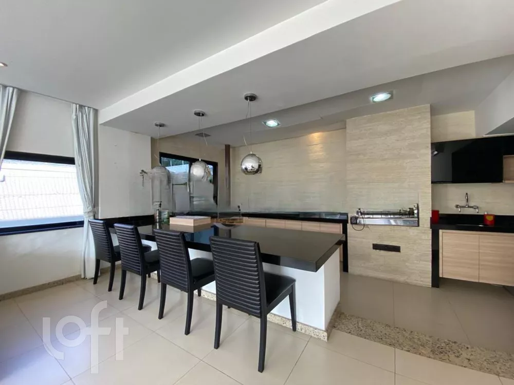 Casa à venda com 4 quartos, 872m² - Foto 3