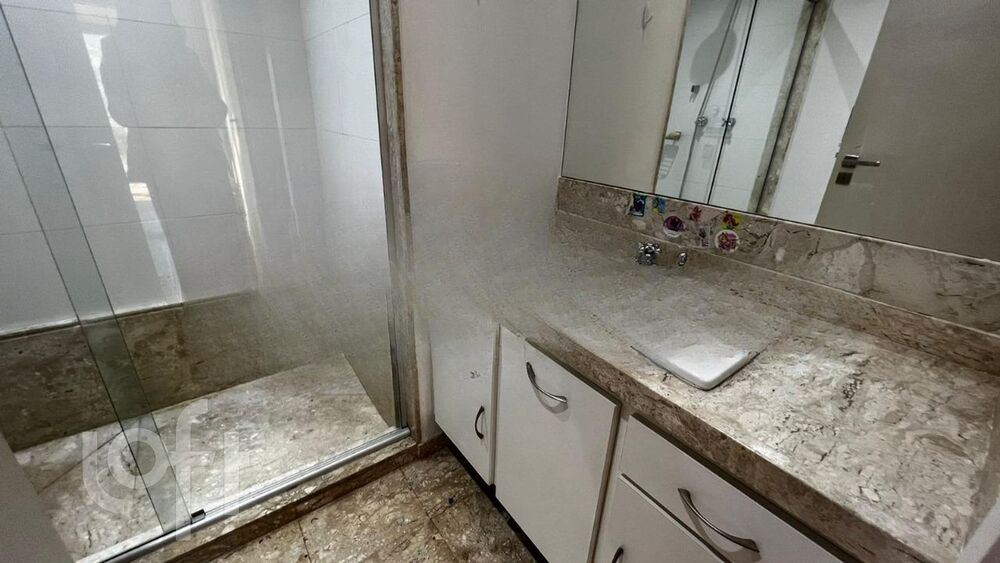 Apartamento à venda com 4 quartos, 195m² - Foto 4
