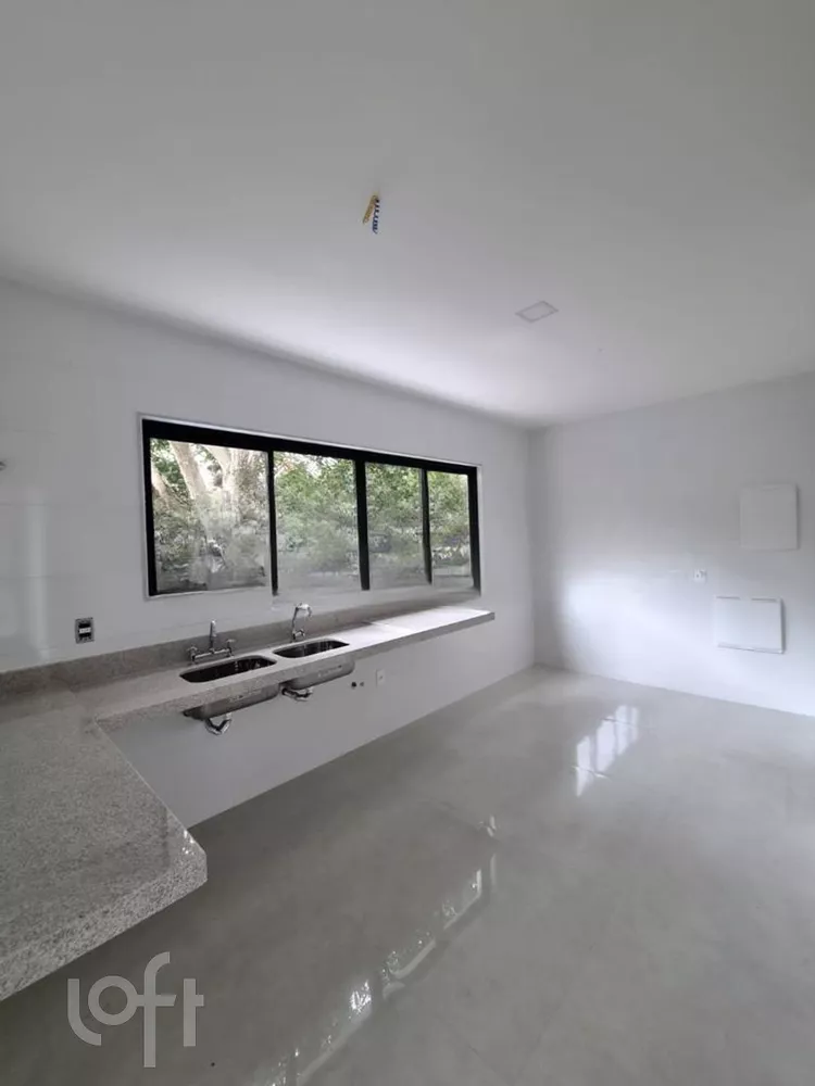 Casa à venda com 4 quartos, 350m² - Foto 3