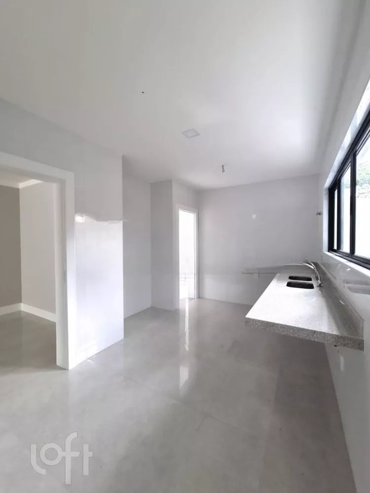 Casa à venda com 4 quartos, 350m² - Foto 4