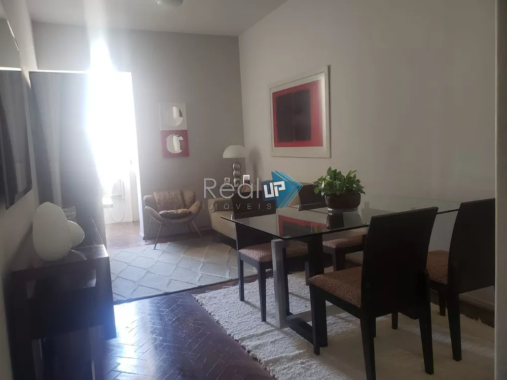 Apartamento à venda com 2 quartos, 70m² - Foto 4