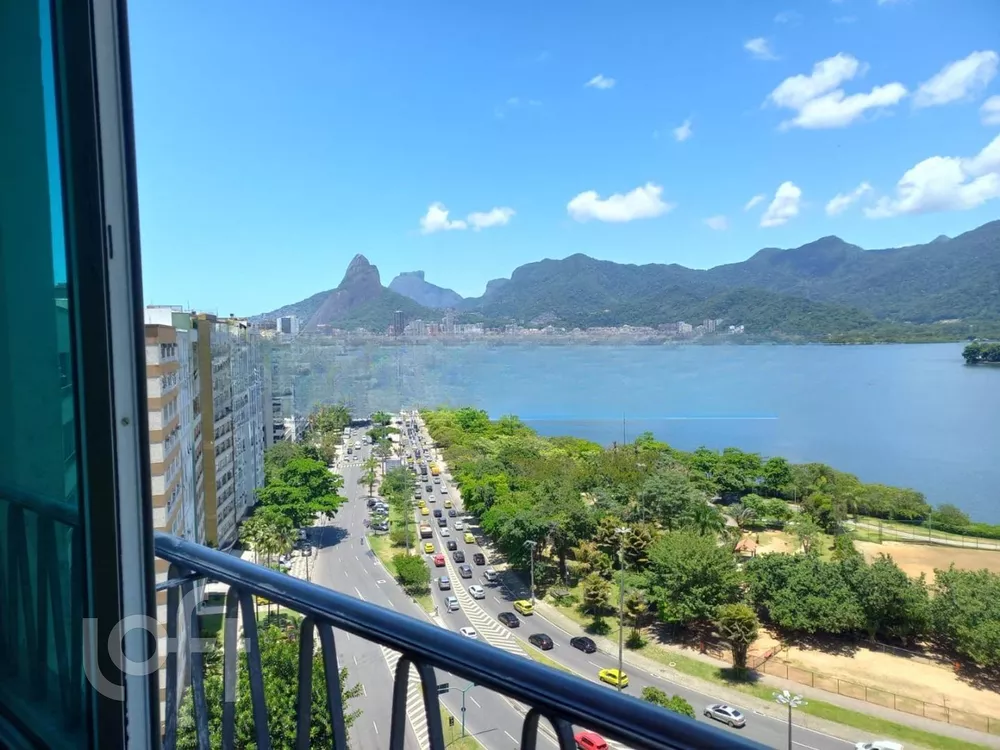 Apartamento à venda com 3 quartos, 216m² - Foto 6