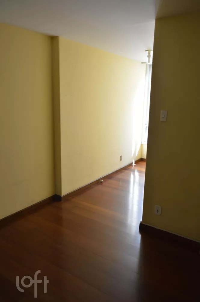 Apartamento à venda com 2 quartos, 100m² - Foto 2