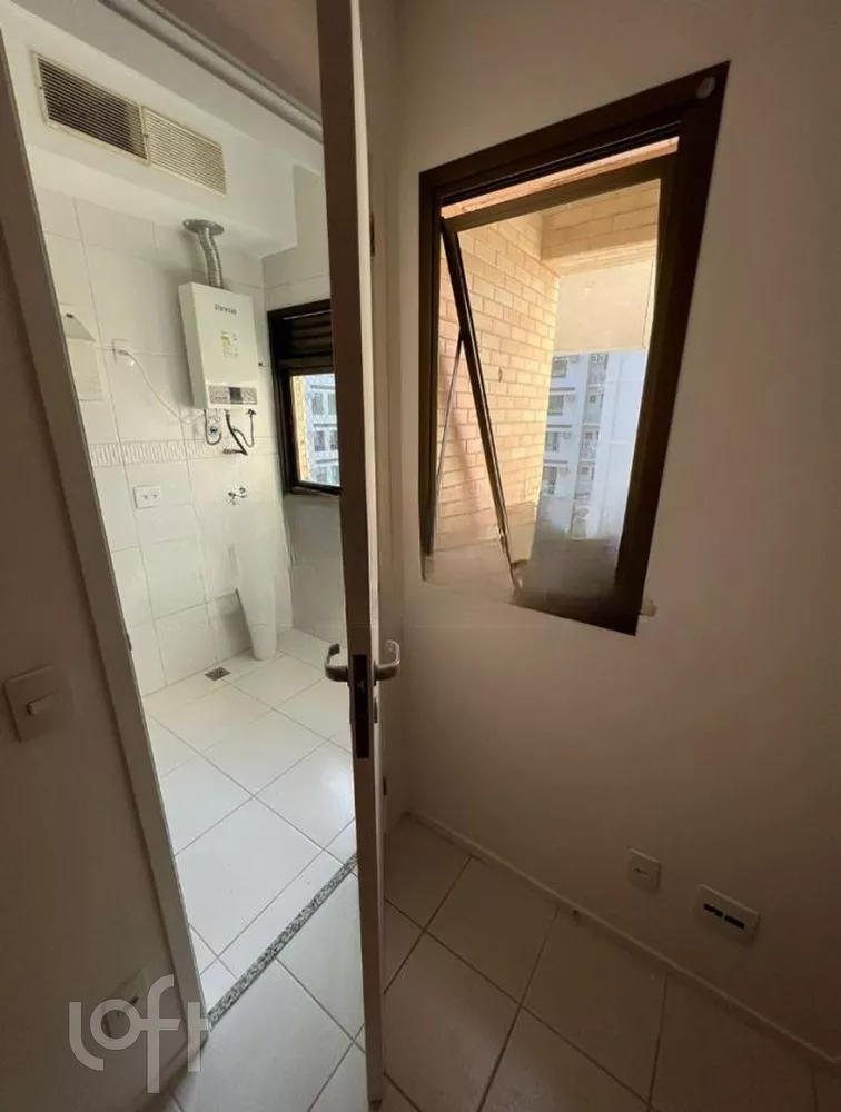 Apartamento à venda com 3 quartos, 111m² - Foto 4