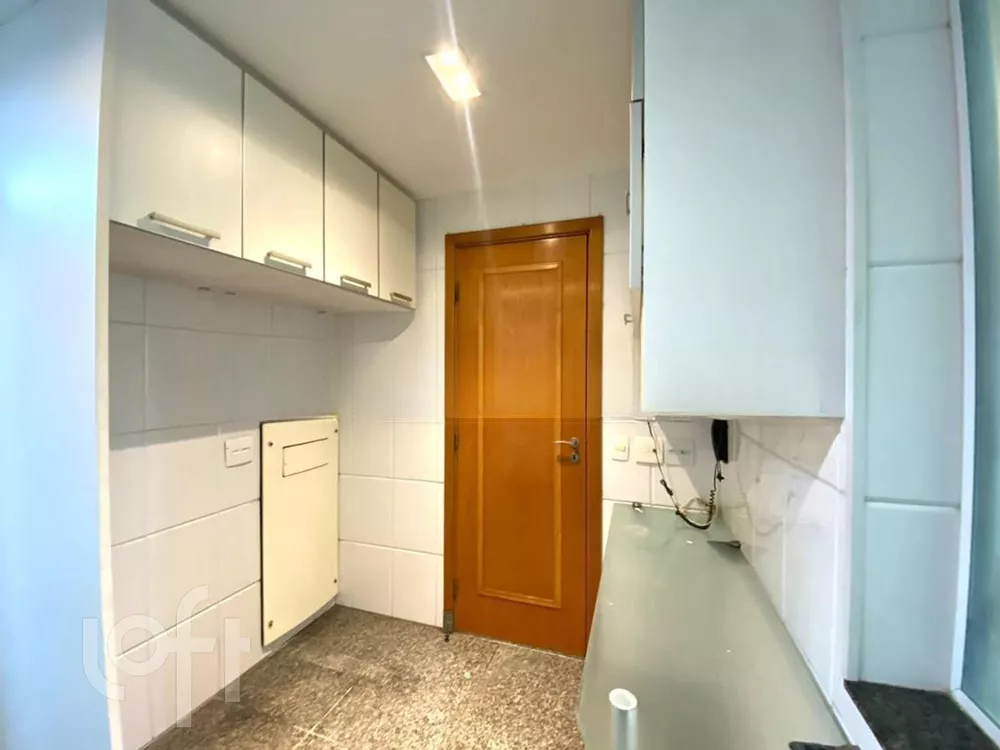 Apartamento à venda com 4 quartos, 135m² - Foto 3