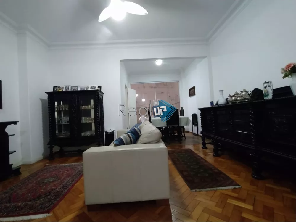 Apartamento à venda com 3 quartos, 156m² - Foto 3