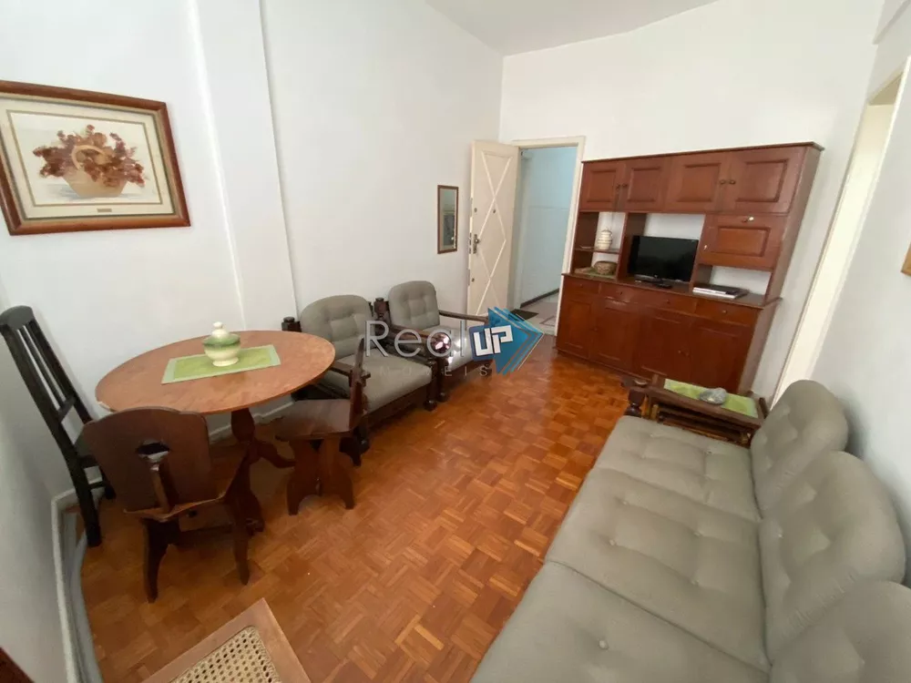 Apartamento à venda com 1 quarto, 32m² - Foto 2