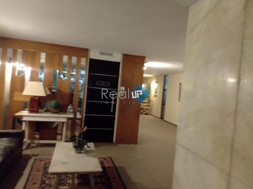 Cobertura à venda com 2 quartos, 131m² - Foto 3