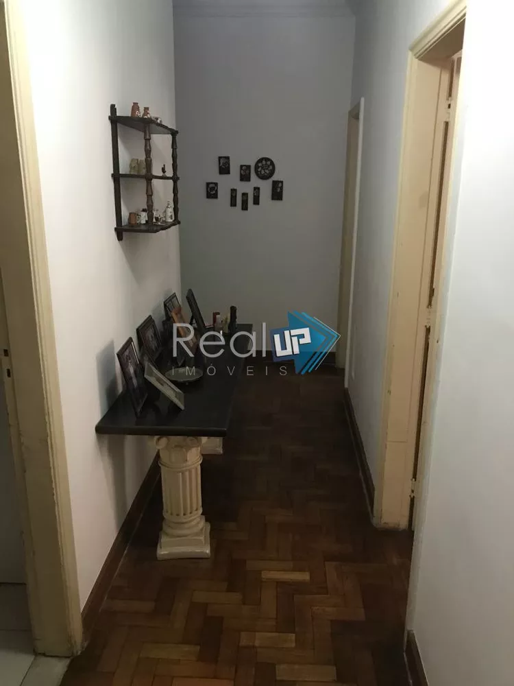 Apartamento à venda com 3 quartos, 150m² - Foto 2