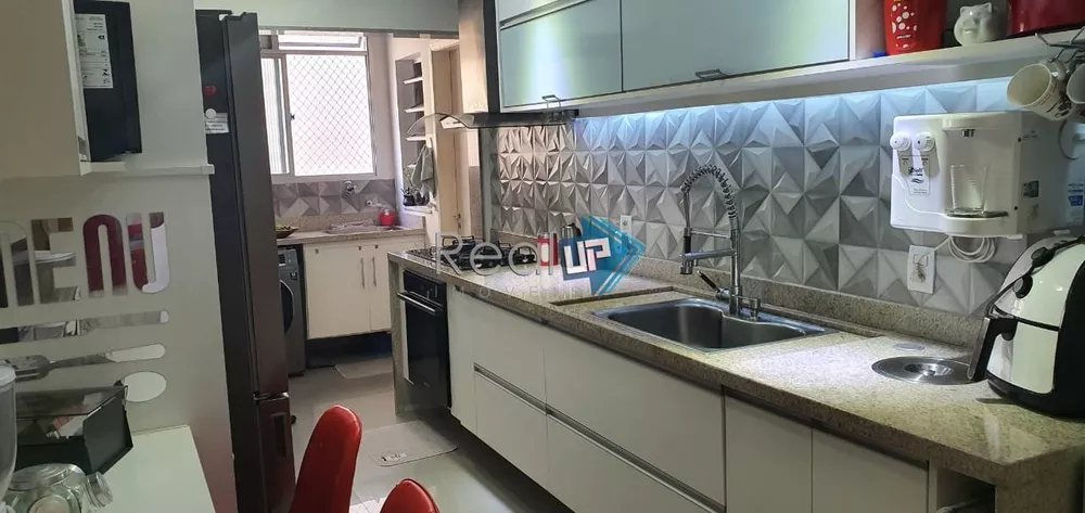 Apartamento à venda com 3 quartos, 110m² - Foto 1