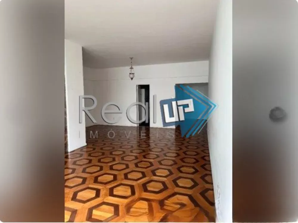 Apartamento à venda com 3 quartos, 162m² - Foto 2