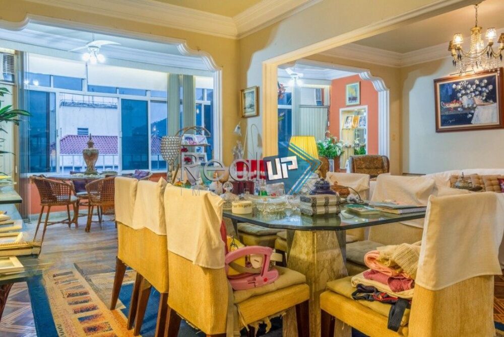 Apartamento à venda com 3 quartos, 220m² - Foto 1