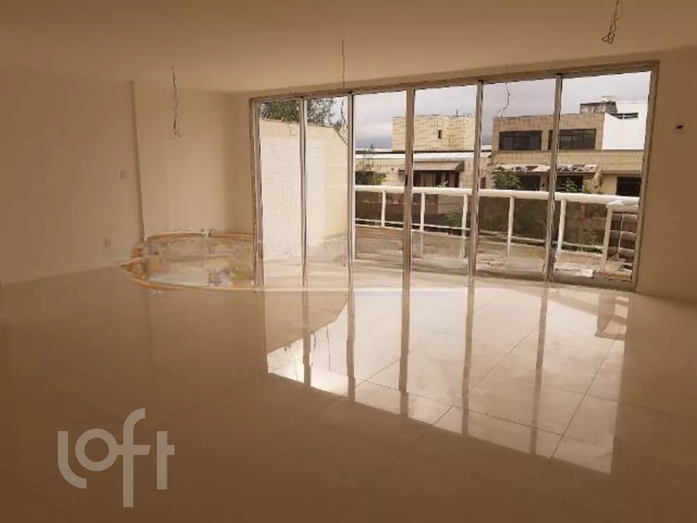 Apartamento à venda com 3 quartos, 190m² - Foto 4