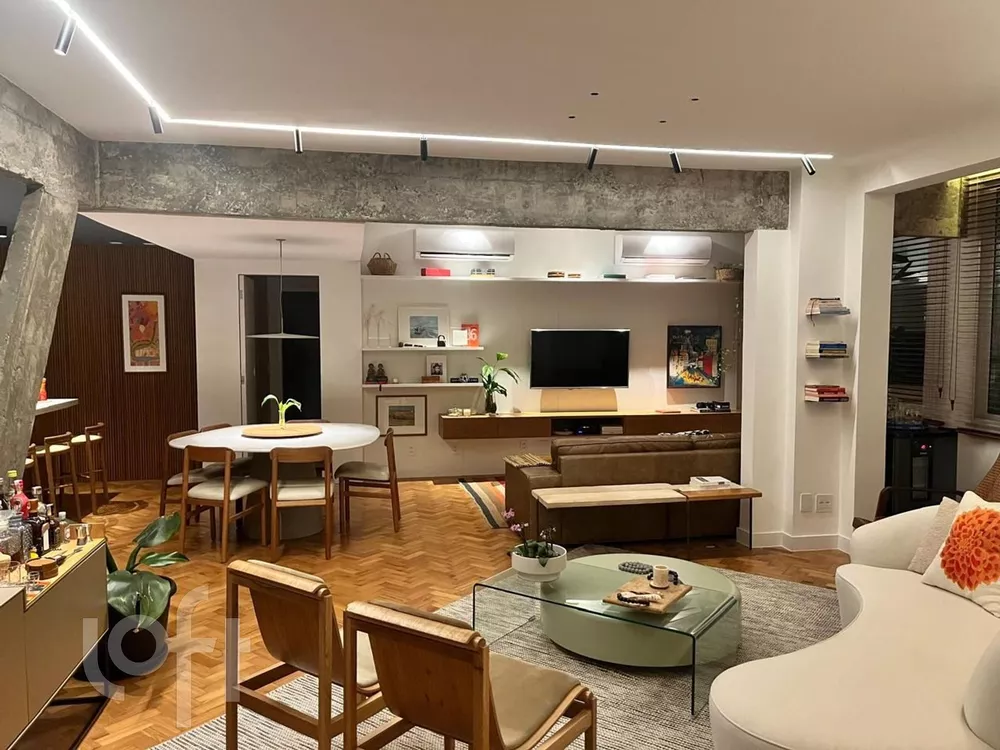 Apartamento à venda com 2 quartos, 130m² - Foto 1