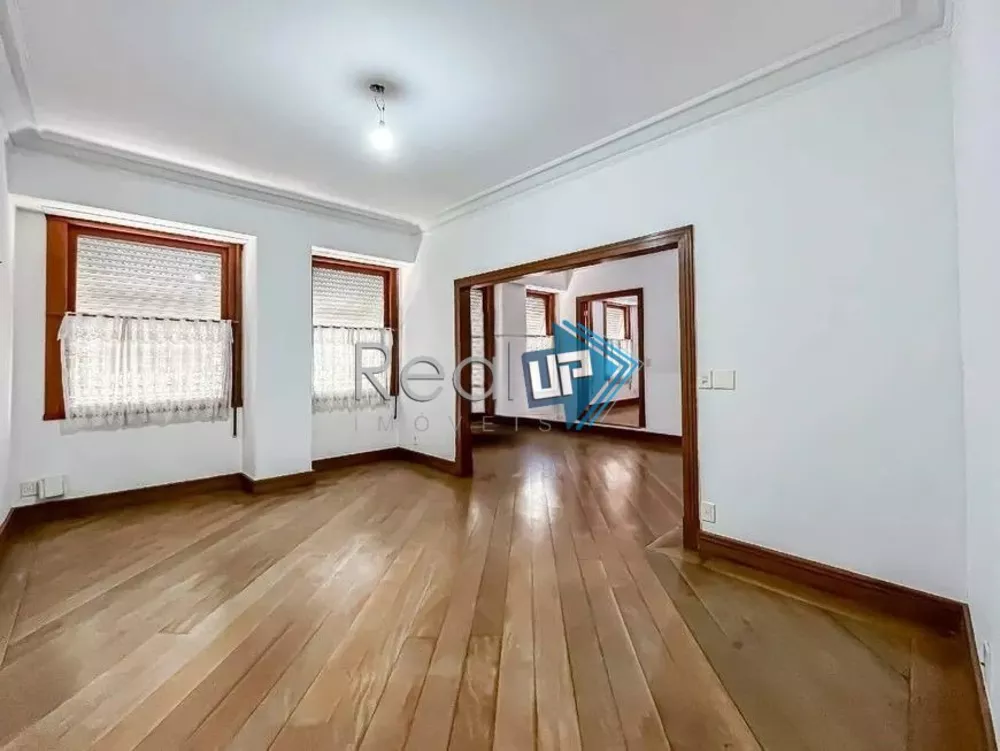 Apartamento à venda com 4 quartos, 214m² - Foto 1