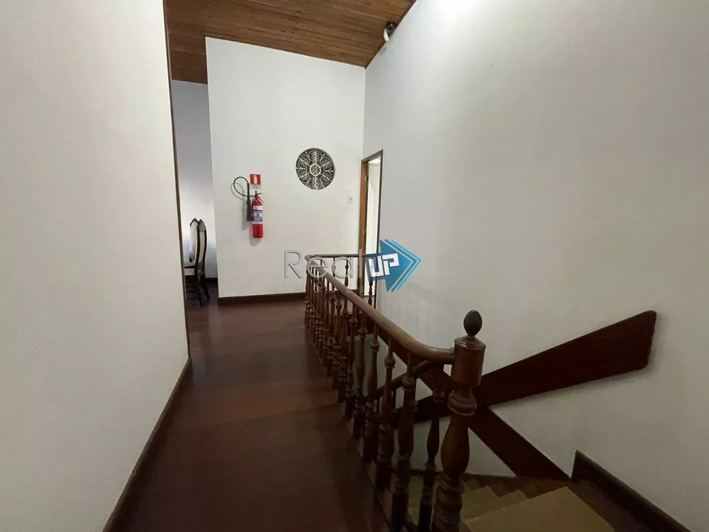 Casa à venda com 8 quartos, 600m² - Foto 12