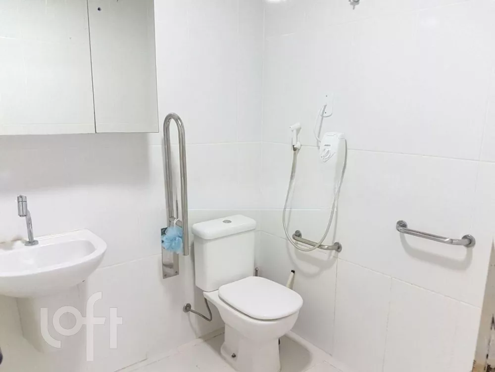 Apartamento à venda com 4 quartos, 242m² - Foto 2