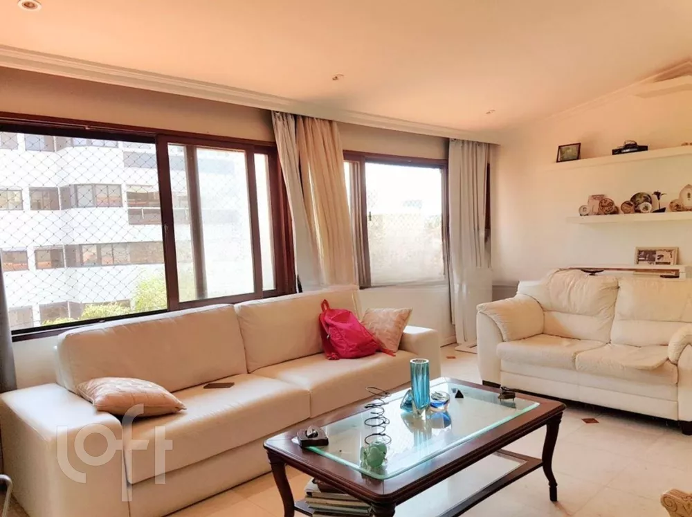 Apartamento à venda com 4 quartos, 242m² - Foto 1