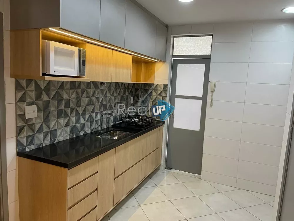 Apartamento à venda com 3 quartos, 80m² - Foto 4