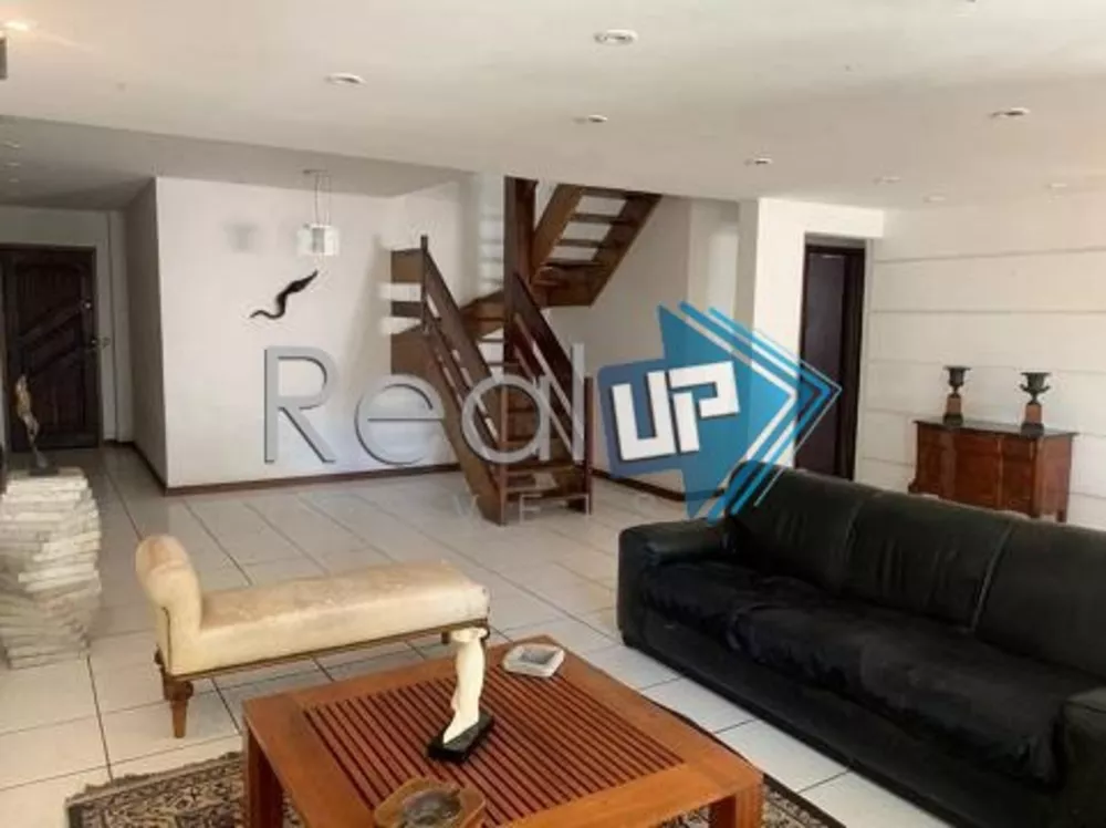 Apartamento à venda com 3 quartos, 260m² - Foto 1