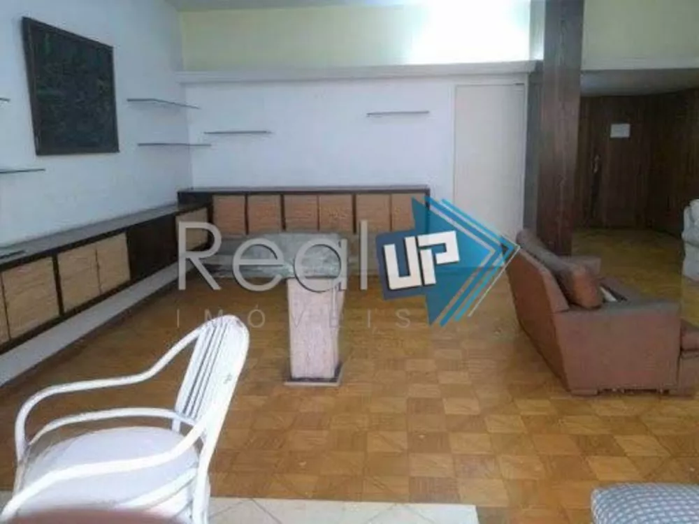 Apartamento à venda com 4 quartos, 202m² - Foto 1