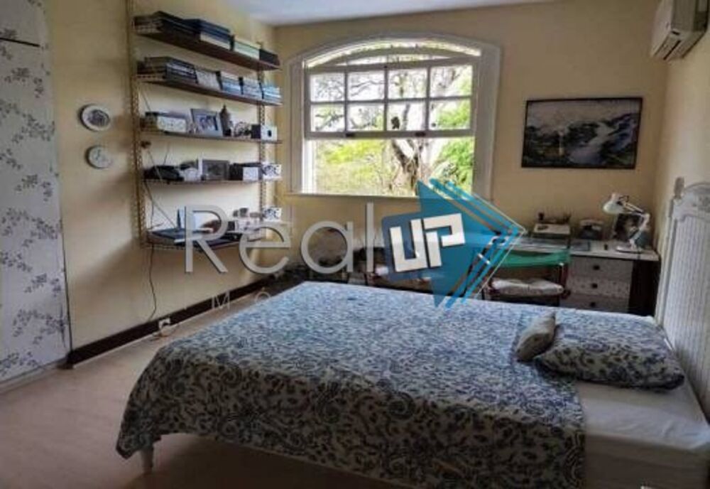 Casa à venda com 4 quartos, 388m² - Foto 3