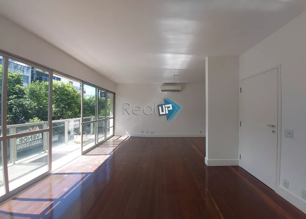 Apartamento à venda com 3 quartos, 150m² - Foto 3