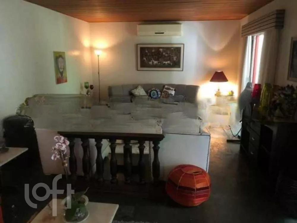 Casa à venda com 2 quartos, 294m² - Foto 2