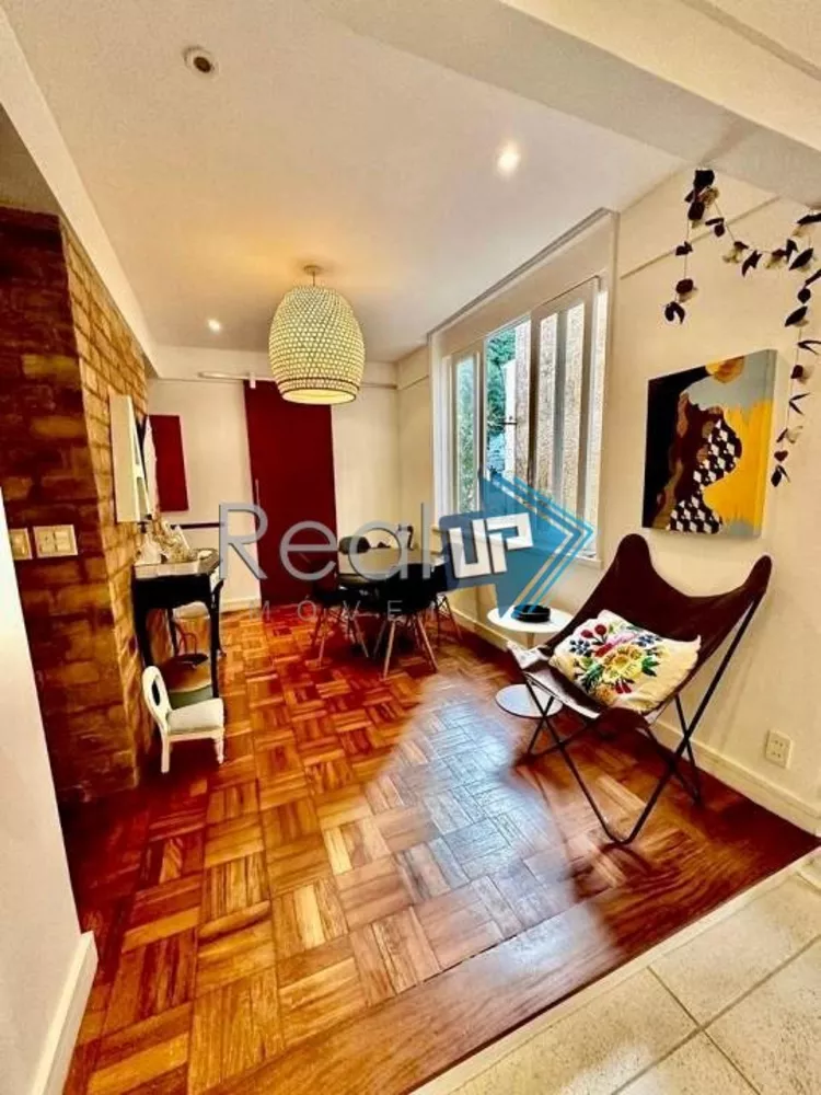 Apartamento à venda com 3 quartos, 104m² - Foto 2