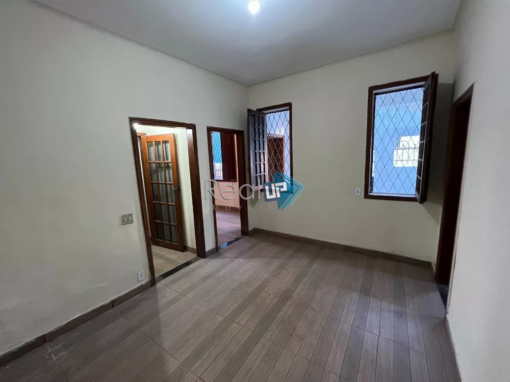 Casa à venda com 5 quartos, 236m² - Foto 12