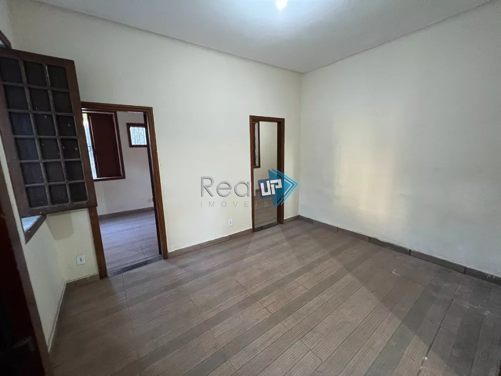 Casa à venda com 5 quartos, 236m² - Foto 10