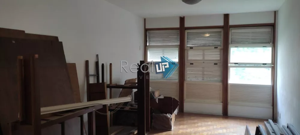 Apartamento à venda com 3 quartos, 135m² - Foto 2