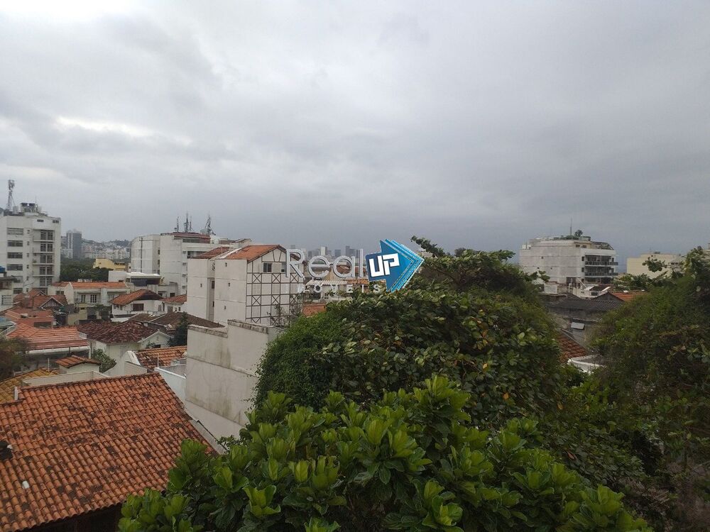 Apartamento à venda com 3 quartos, 68m² - Foto 2