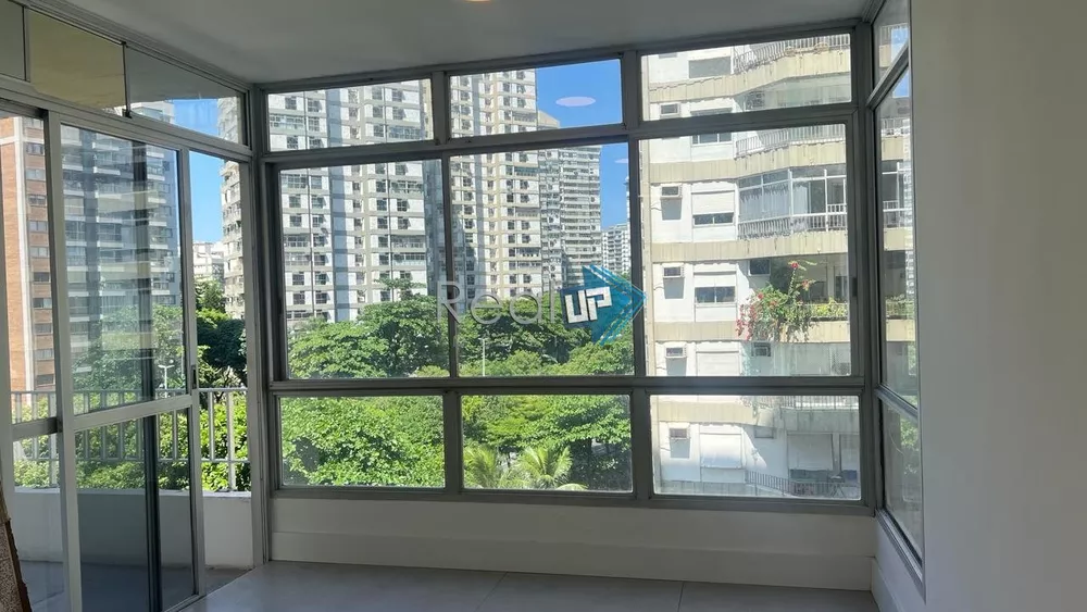 Apartamento à venda com 3 quartos, 114m² - Foto 3